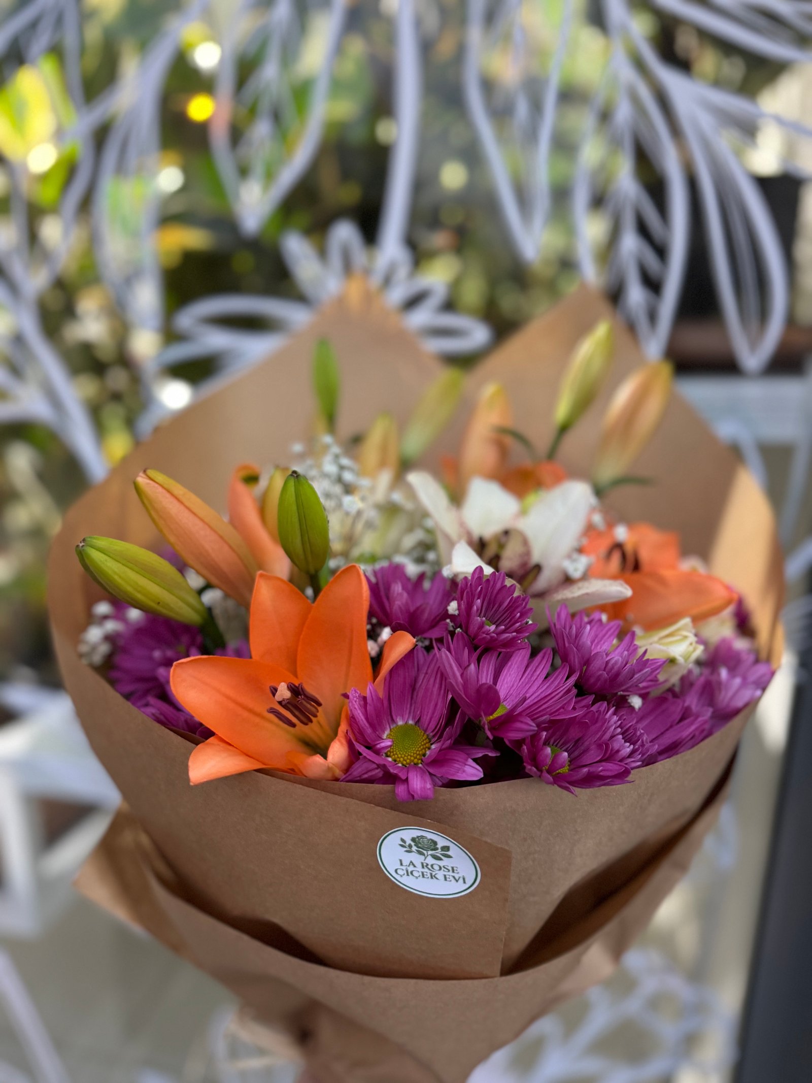 Lilyum papatya buketi 